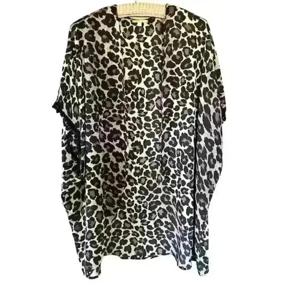 Women's Gianni Bini Leopard Print Kimono with Tassel Trim, size Medium - Picture 1 of 5